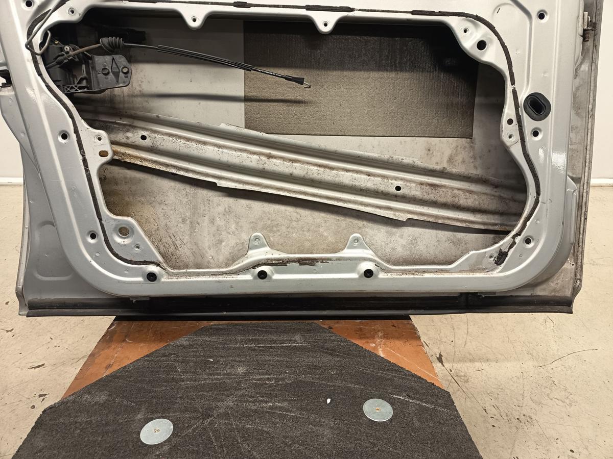 VW Bora original T&uuml;r vorne links LB7Z Satinsilber Metallic Baujahr 1999