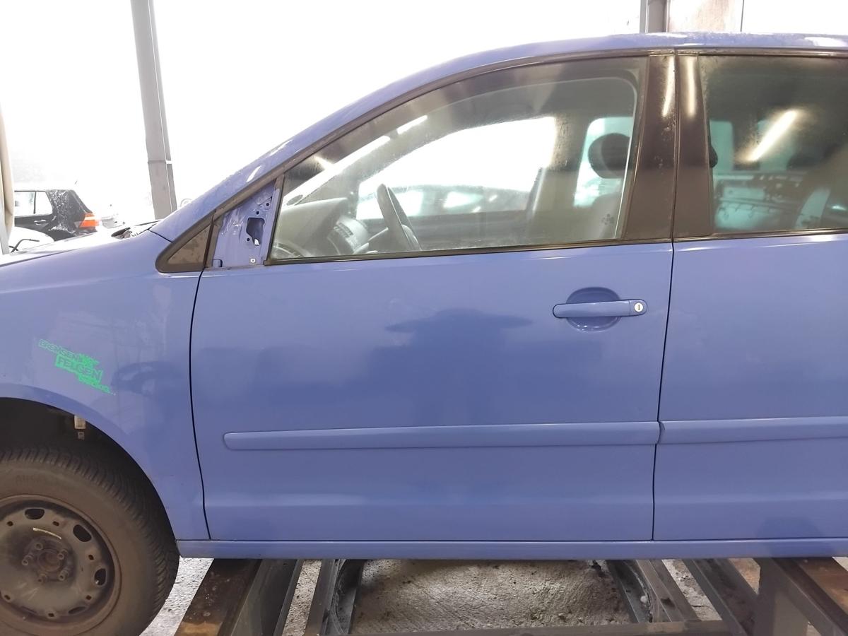 VW Polo 9N3 T&uuml;r vorn links Fahrert&uuml;r 5-t&uuml;rig summerblue LA5F BJ2009