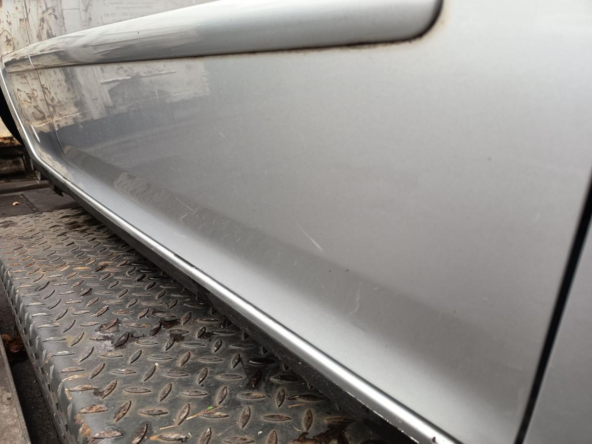 VW Golf V 5 türer original Tür vorn rechts Beifahrer A7W Reflexsilber Bj 2005