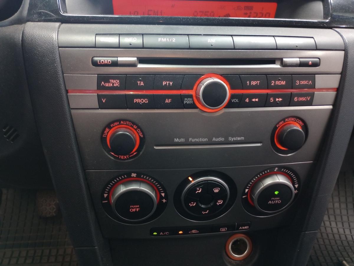 Mazda 3 Sport original Radio mit CD BR2B66AR0 Bj 2006