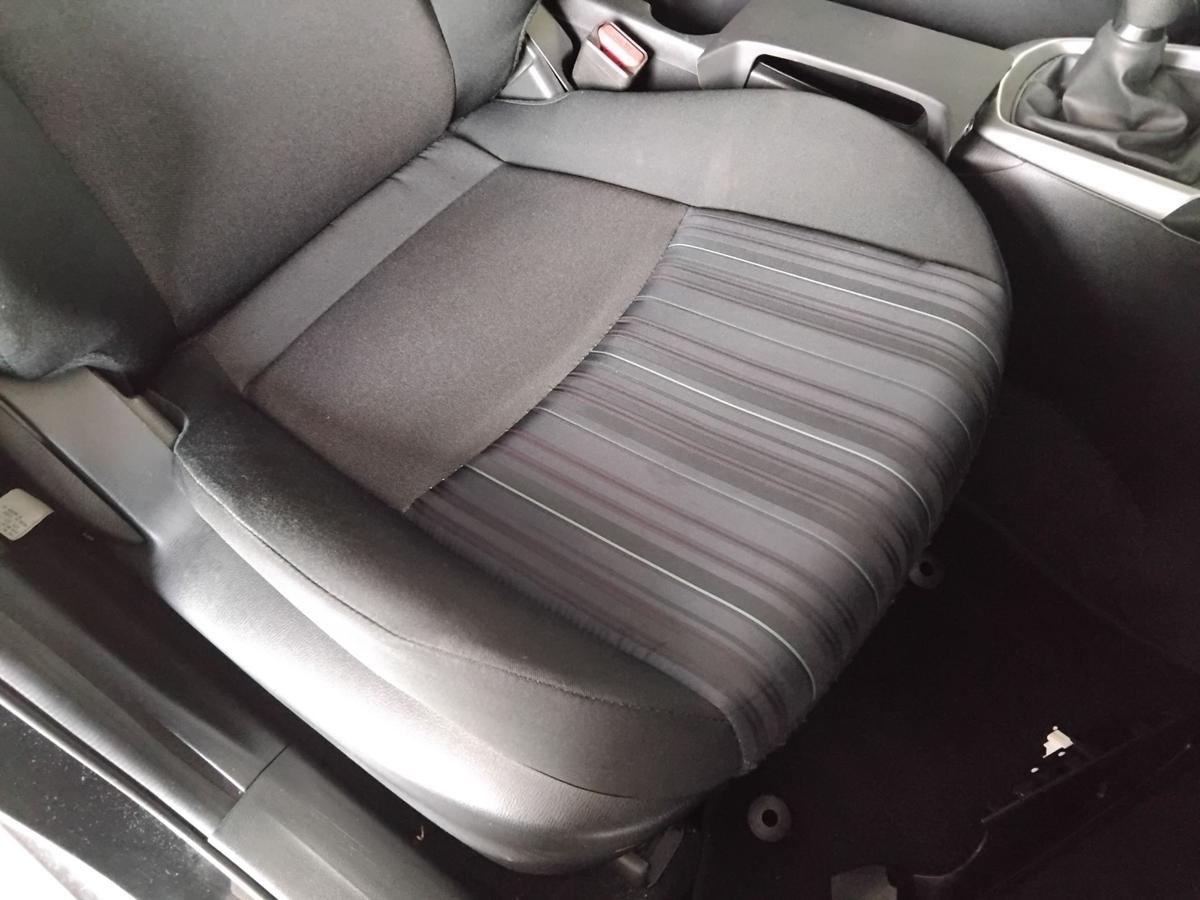 Mazda2 III DJ orig. Sitz vorn rechts Beifahrersitz 5-türig Stoff schwarz BJ2015