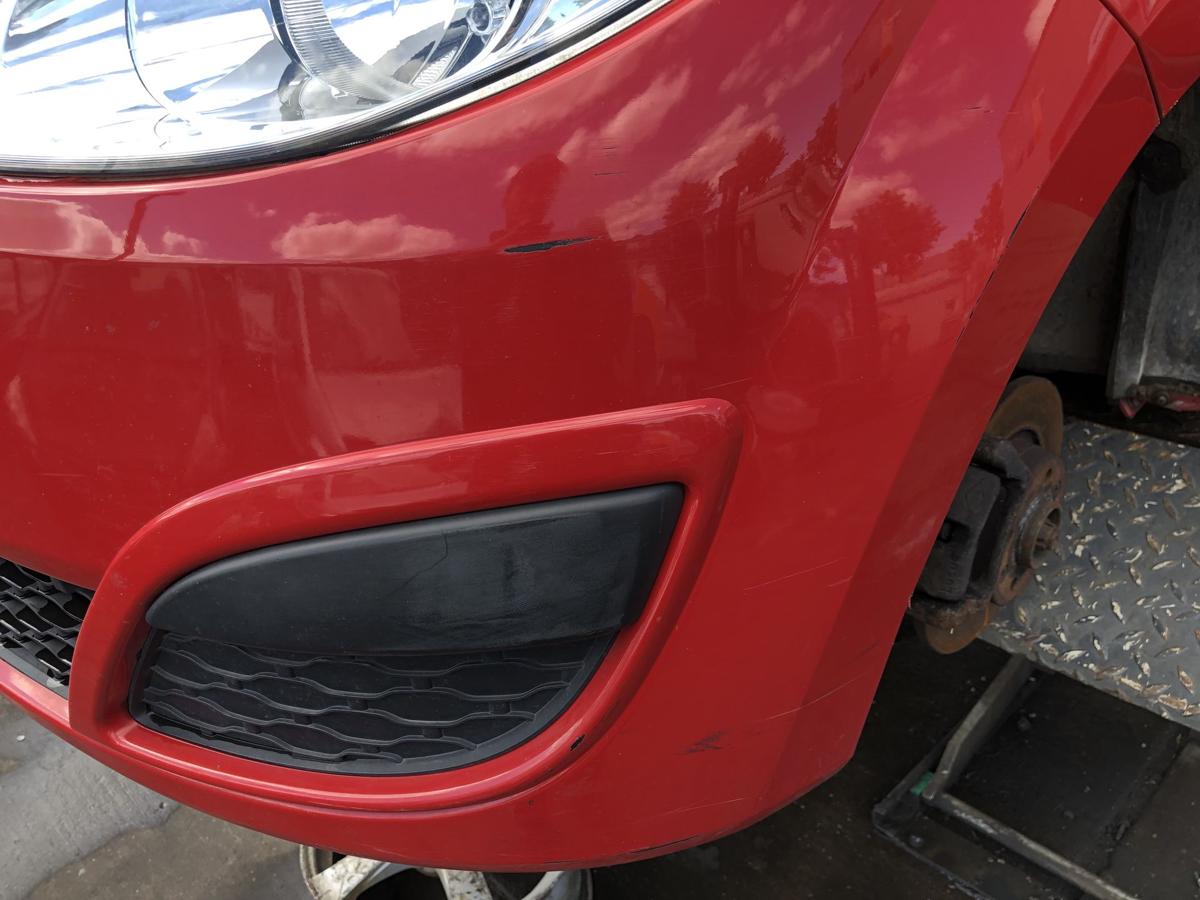 Renault Twingo II original Stoßstange Fänger vorn/Front OV727 Spanischrot Bj2010