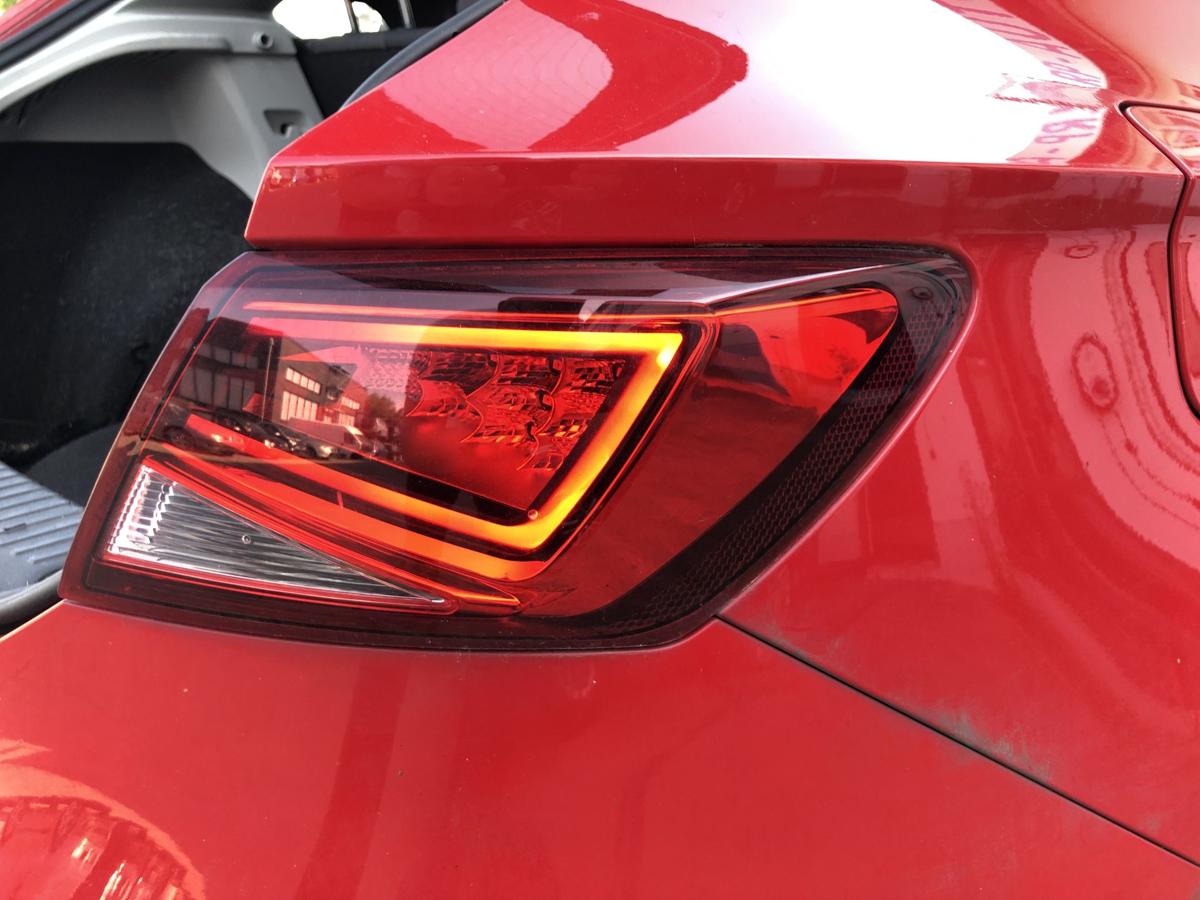 Seat Leon 5F R&uuml;ckleuchte au&szlig;en rechts R&uuml;cklicht R&uuml;ckleuchte LED Au&szlig;enecke