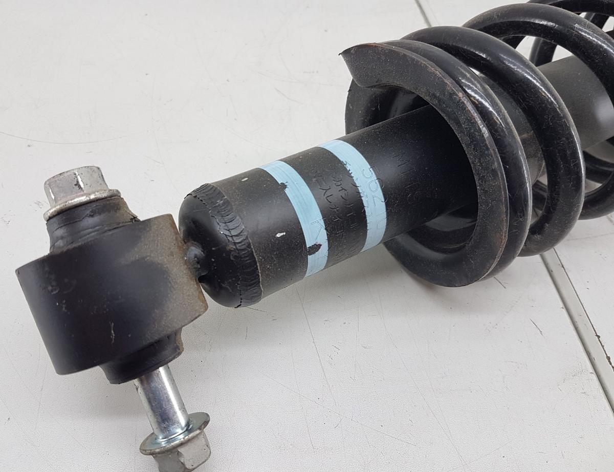 Mitsubishi Eclipse Cross Federbein hinten links Bj2023 56210W110P 2,4 72kw 4WD