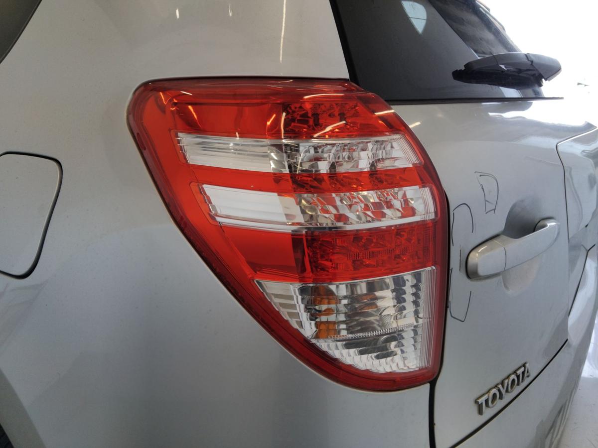 Toyota Rav4 3 Facelift original Rückleuchte Heckleuchte links BJ2010