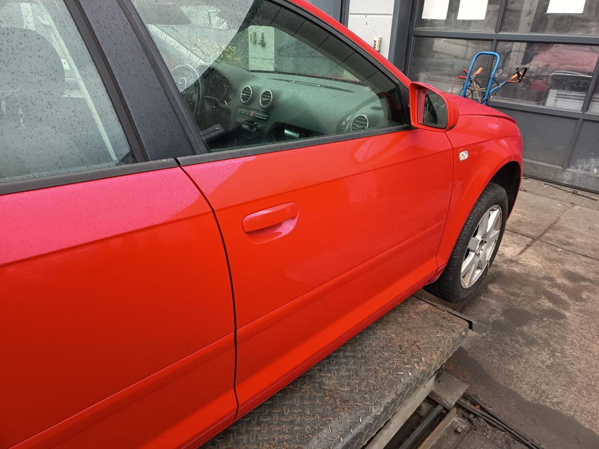 Audi A3 8PA original T&uuml;r vorn rechts Beifahrer Y3J Brillantrot Bj 2005