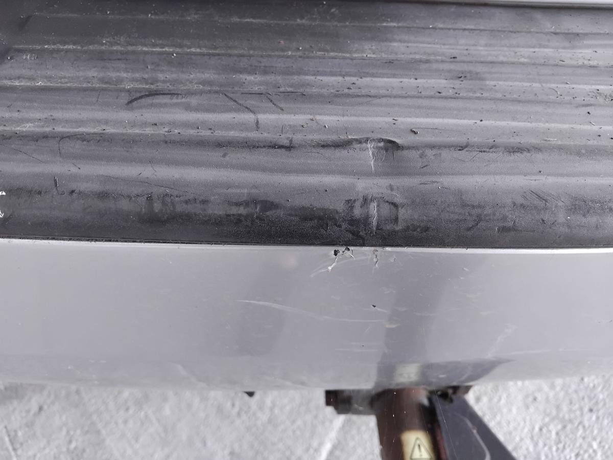 Kia Carnival III MB original Stossfänger Stoßstange hinten PDC BJ2007 silber