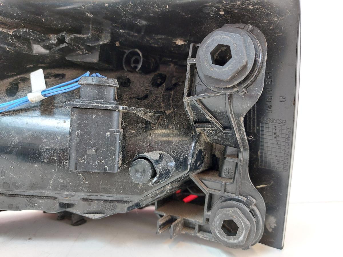VW Golf 8 VIII CD Variant R&uuml;ckleuchte au&szlig;en rechts R&uuml;cklicht Heckleuchte LED