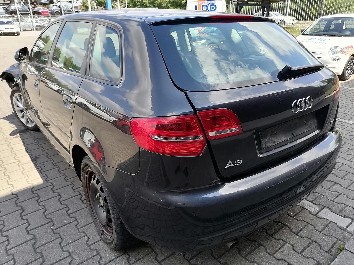 Audi A3 8P BJ09 Armaturenbrett Facelift Armaturentafel