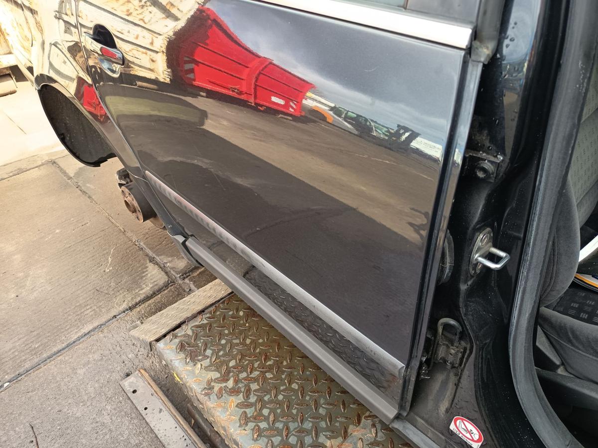 VW Passat 3BG Variant original T&uuml;r hinten rechts Fond C9Z Black magic Bj 2002