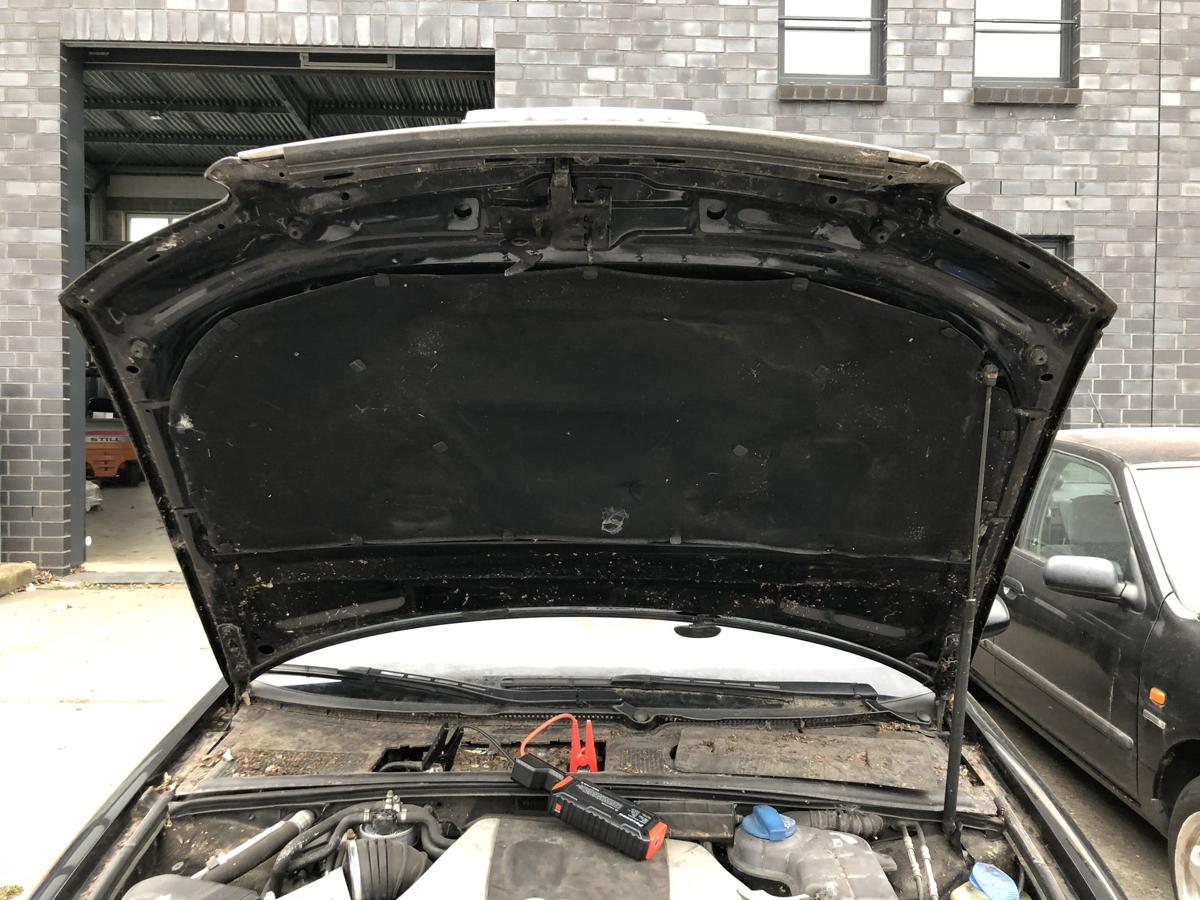 Audi A4 8E B6 Avant Motorhaube Haube Klappe Deckel K&uuml;hlergrill LZ9W schwarz