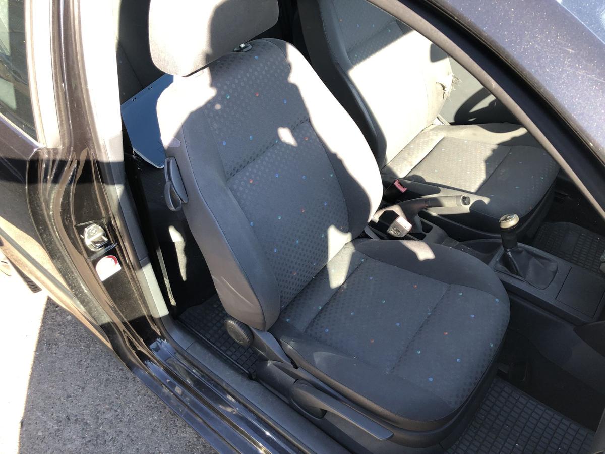VW Polo 9N 9N1 Sitz vorn rechts Beifahrersitz Stoffsitz nur 3 türer