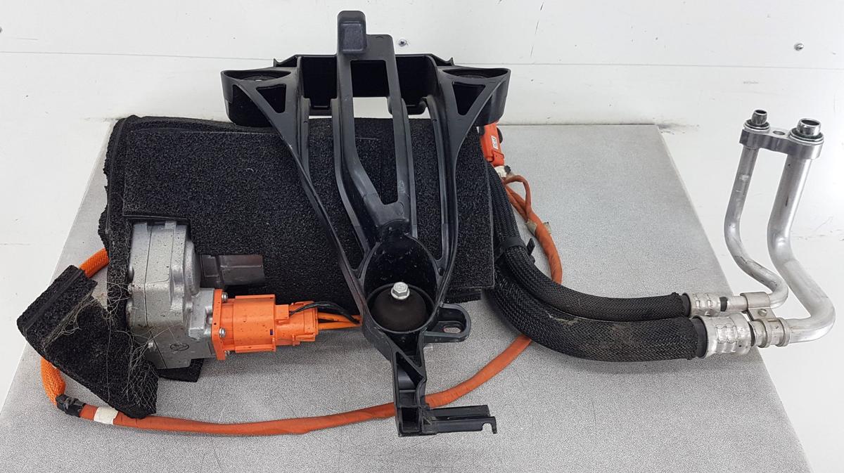 Tesla Model X Klimakompressor Bj2022 1501256-00-M K&auml;ltemittel R1234yf