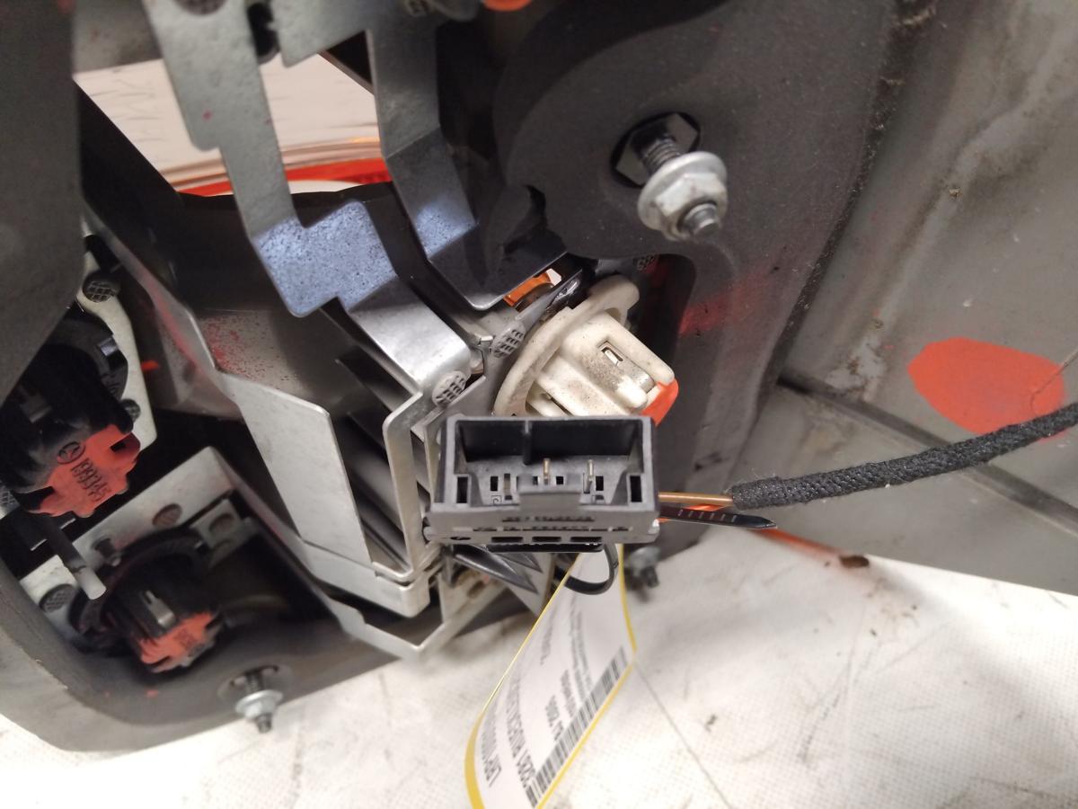 Mercedes ML164 original R&uuml;ckleuchte Heckleuchte Schlussleuchte links BJ2006