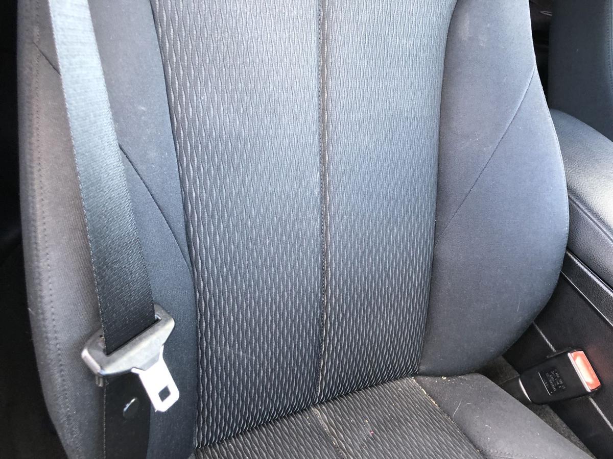 BMW 1er F20 Sitz vorn rechts Beifahrersitz Stoff mit Heizung Autositz Stoffsitz