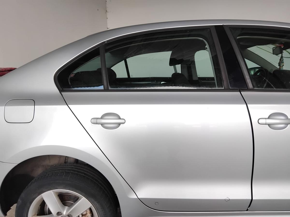 VW Jetta VI 162 original T&uuml;r hinten rechts reflexsilbermetallic LA7W BJ2012