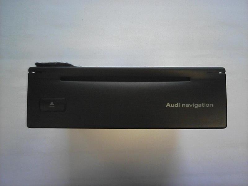 Audi A3 Baujahr 2002 Navigationseinheit Blaupunkt 7612002007, 4B0919887E