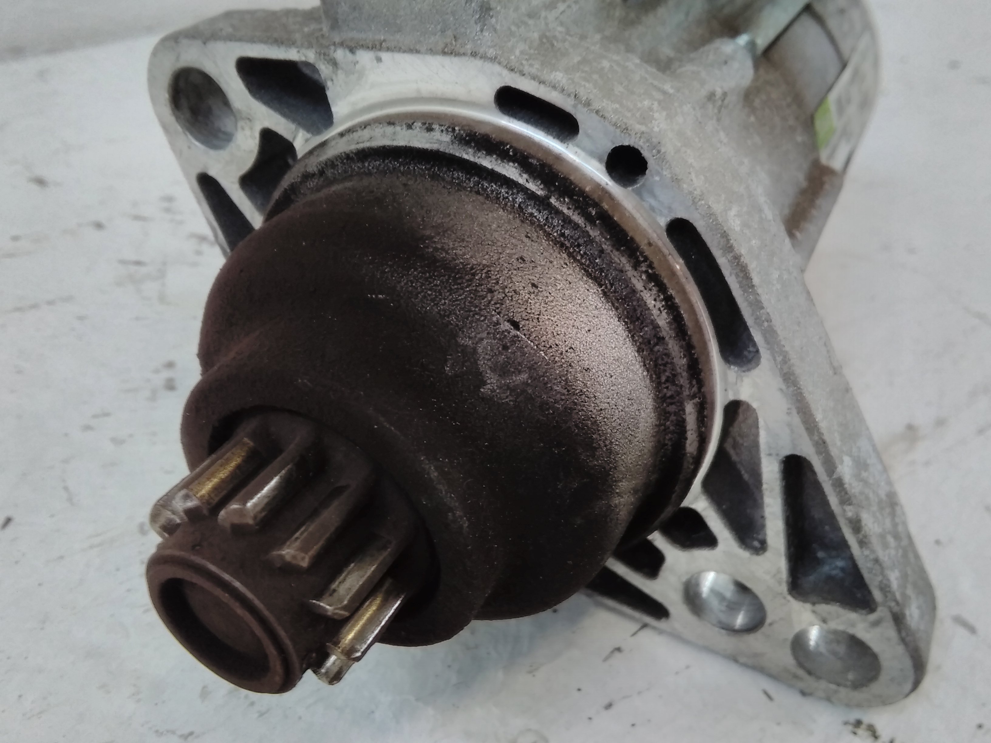 VW Polo 9N1 9N Anlasser Starter 5 Gang 02Z911023A