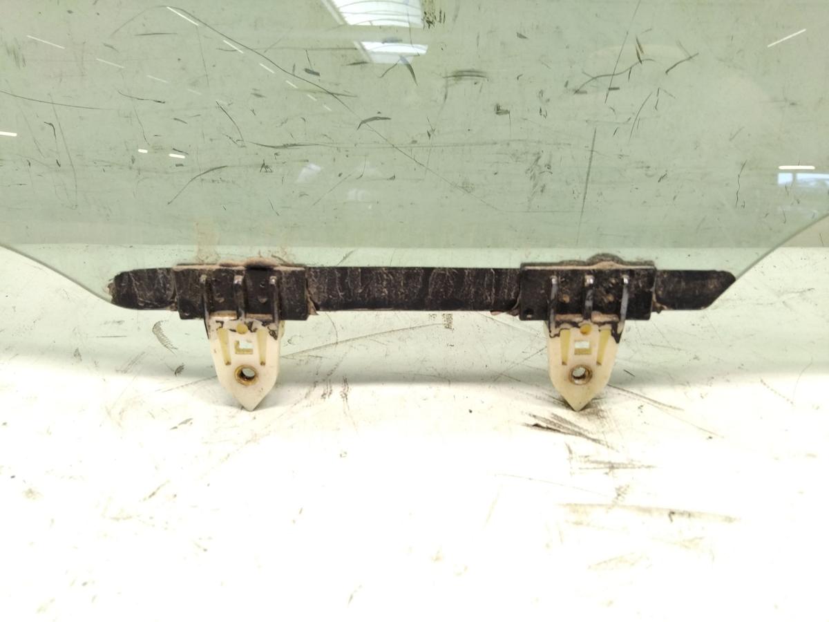 Nissan Micra K12 original T&uuml;rscheibe vorn rechts gr&uuml;ncolor 3t&uuml;rig BJ2003