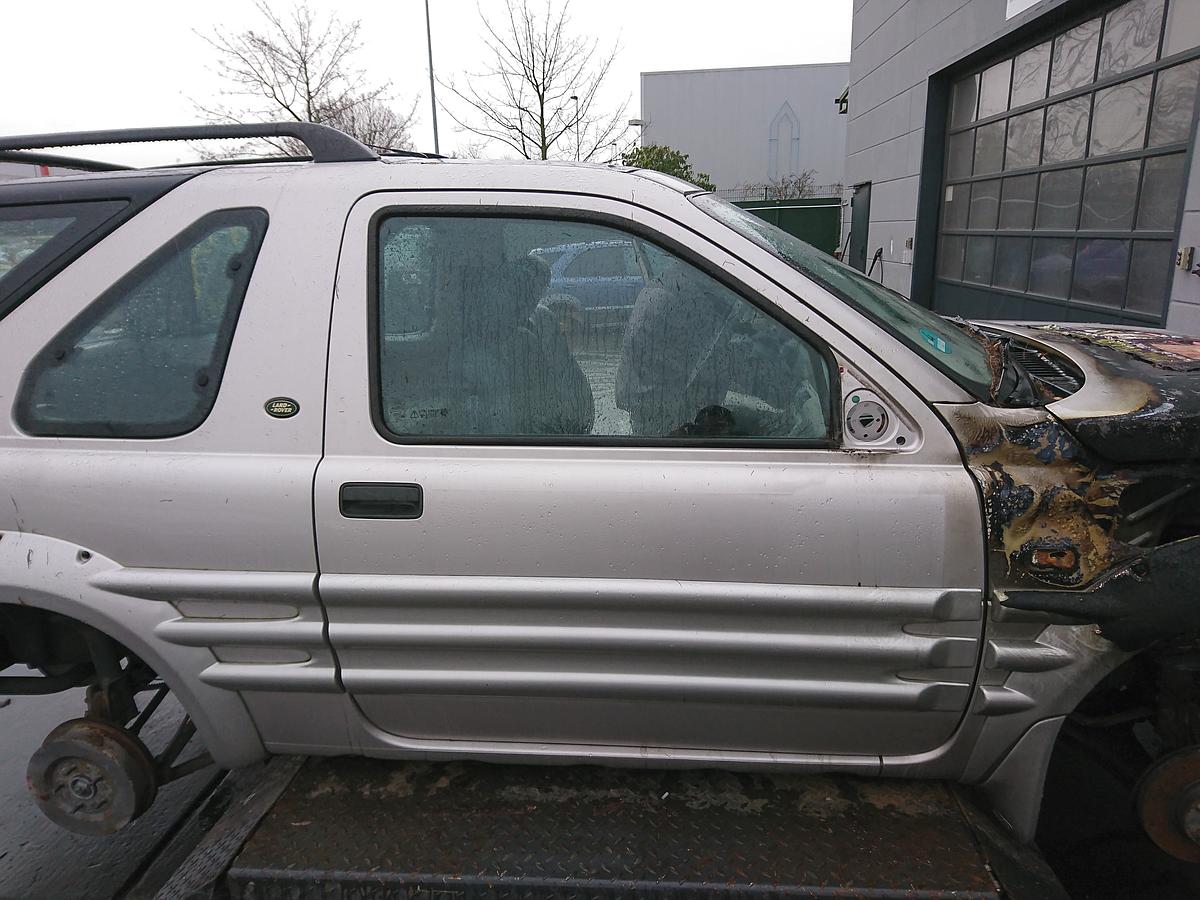 Land Rover Freelander orig Tür VR Beifahrertür 642 Silber Met Bj 2001