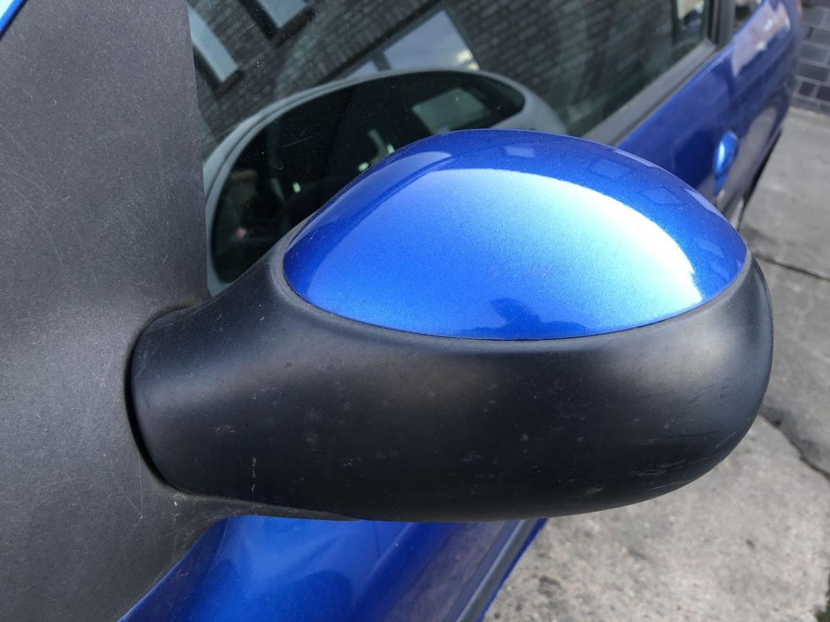 Peugeot 206+ Au&szlig;enspiegel links Seitenspiegel manuelle Verstellung Spiegel KGS