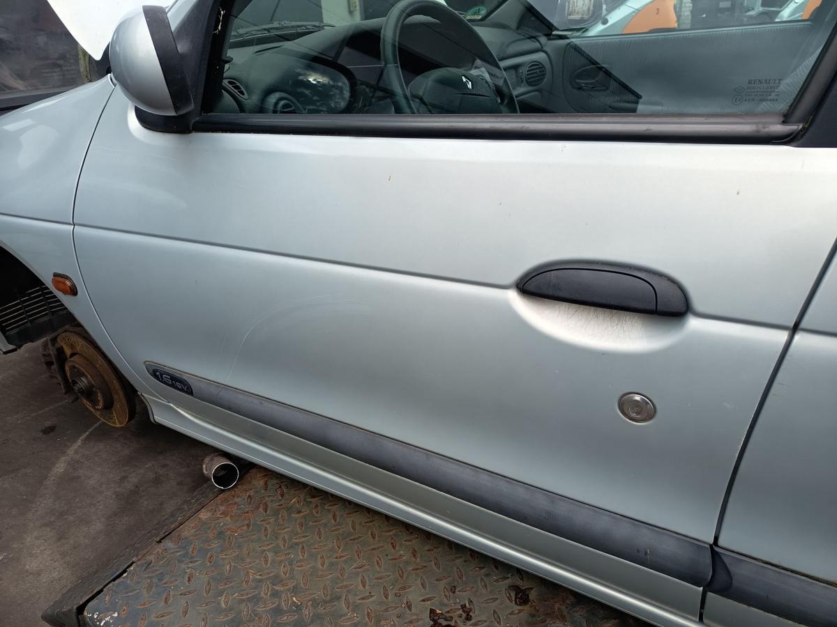 Renault Megane original T&uuml;r vorne links MV632 Polargrau Baujahr 2001