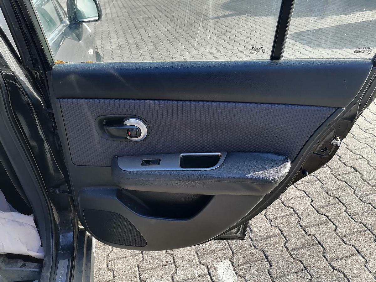 Nissan Tiida Tür hinten rechts Schwarz Stufenheck BJ04-11