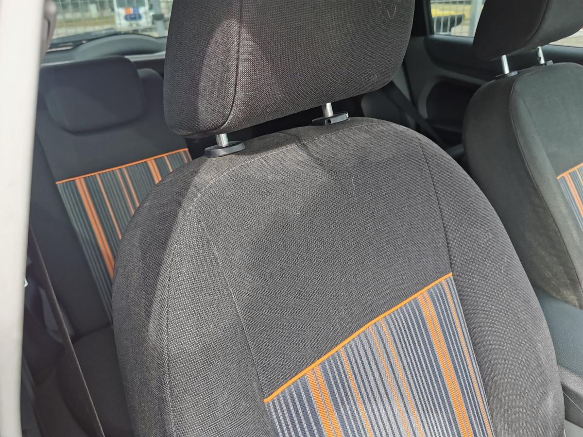 Ford Focus DA3 Beifahrersitz Sitz Autositz vorn rechts Stoff 5Türer