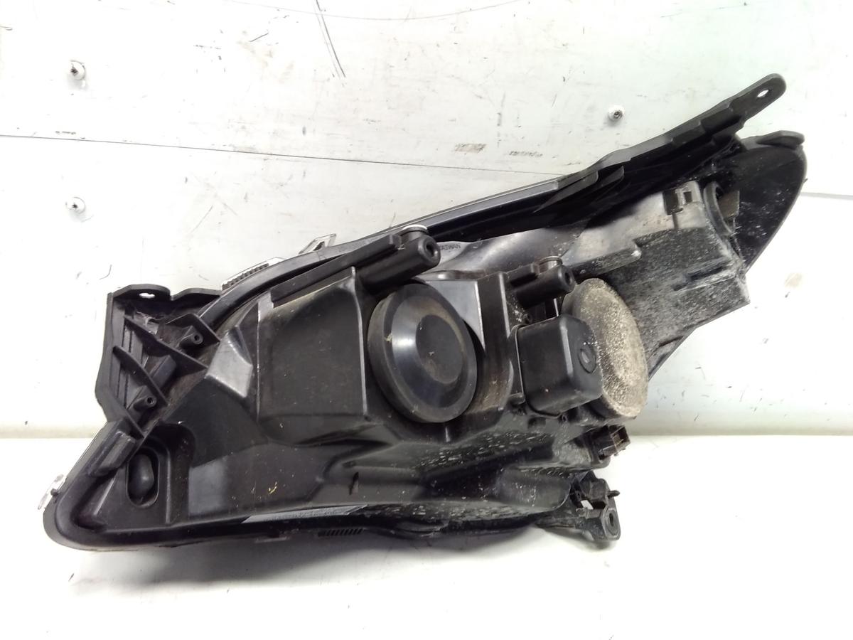 Opel Astra H Scheinwerfer vorn rechts schwarzer Hintergrund Halogen TYC BJ2006