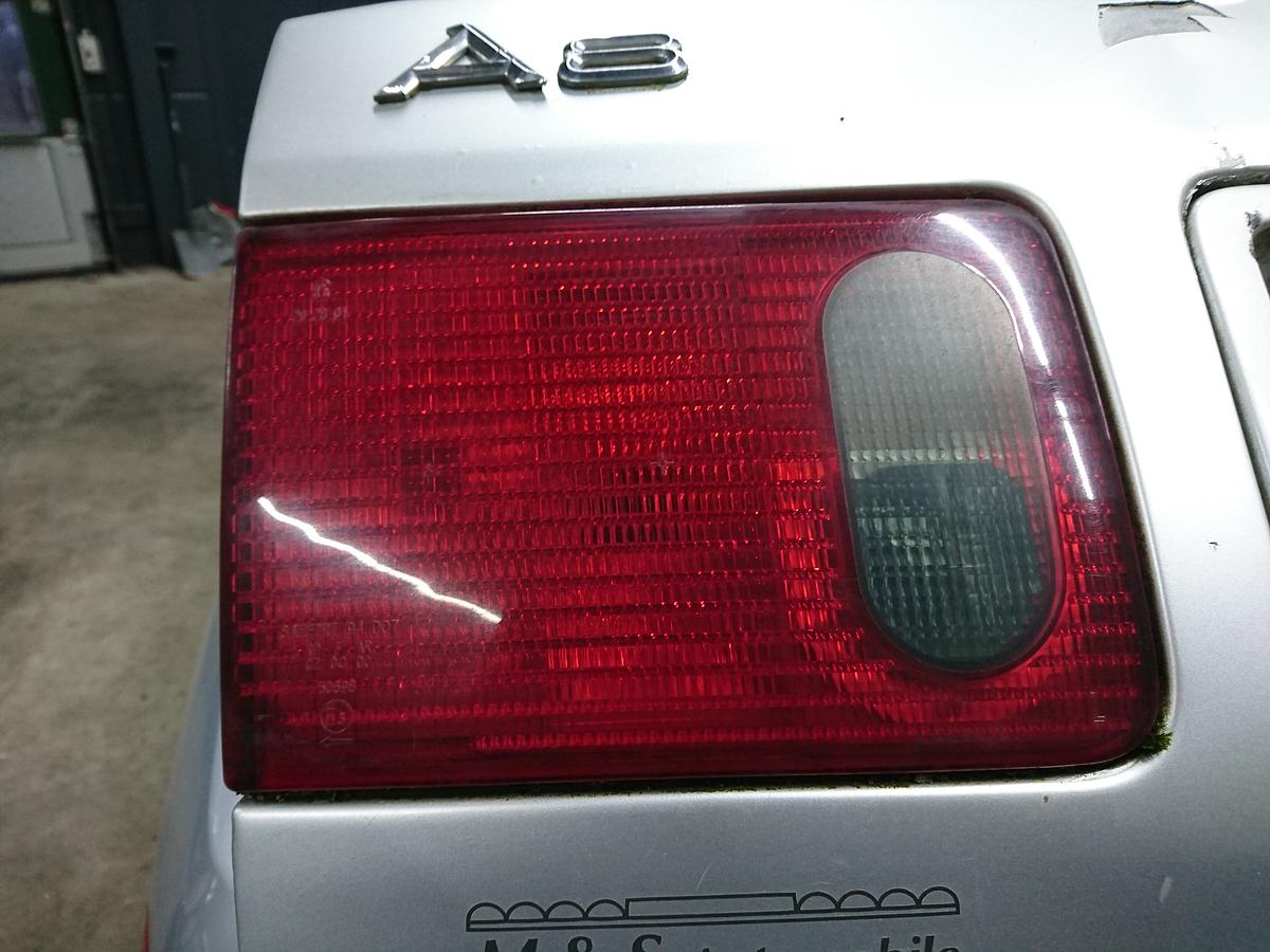 Audi A8 4D I vor Facelift orig Rückleuchte Schlussleuchte links innen Bj 94-99