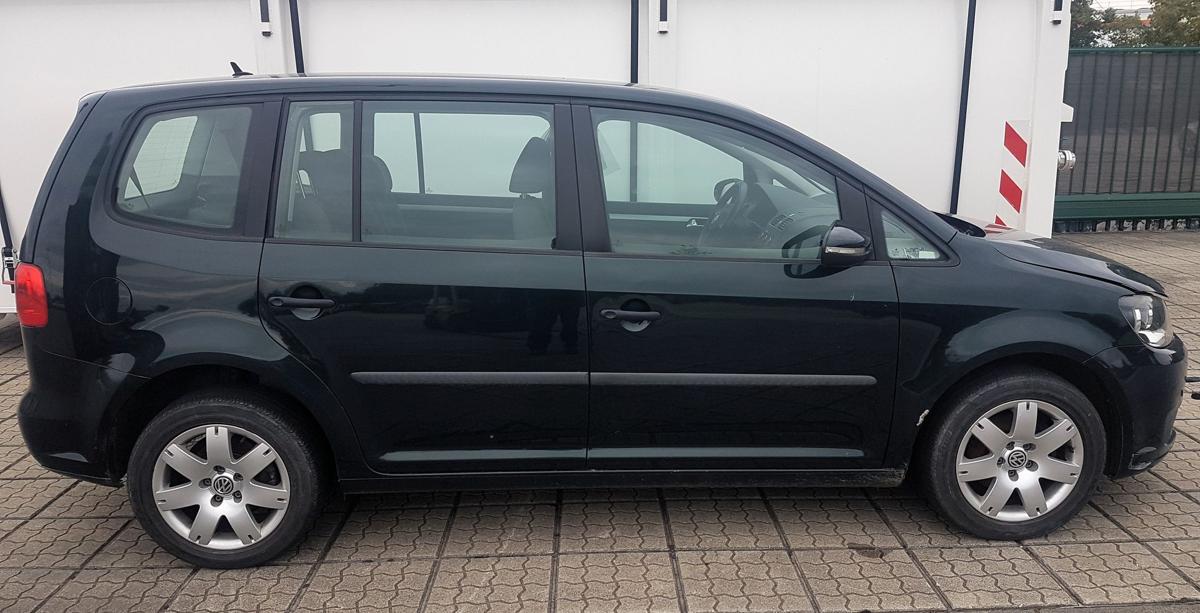 VW Touran 1T3 T&uuml;rscheibe vorn rechts in gr&uuml;ncolor Bj2013