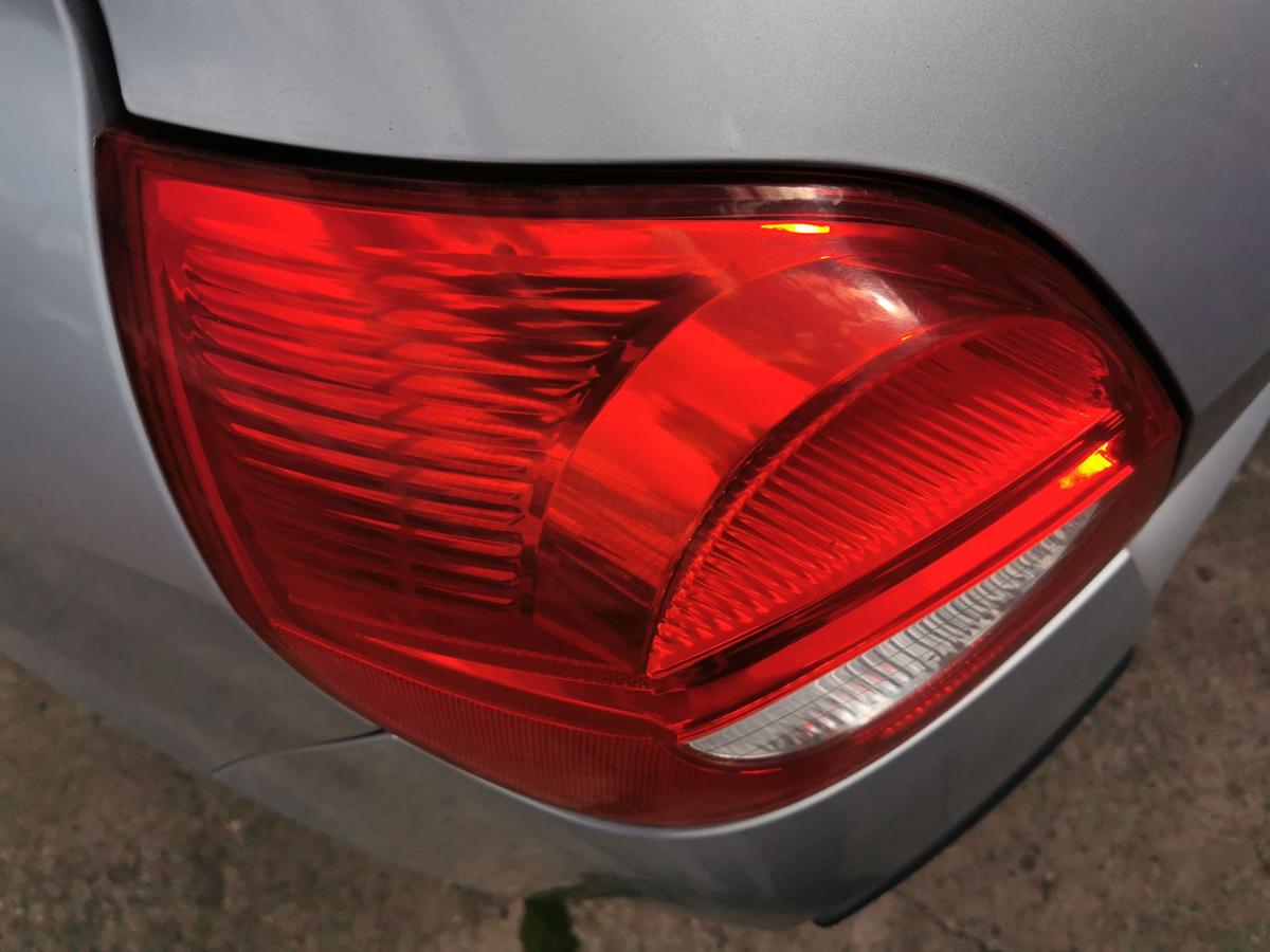 Renault Clio III R Rückleuchte Schlussleuchte Rücklicht hinten links 3 Türer