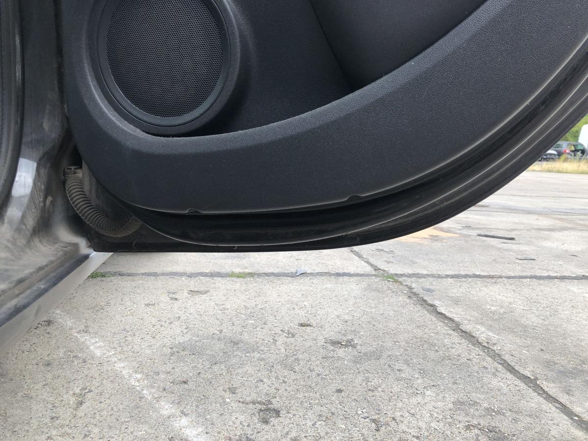 Renault Clio 3 III Grandtour T&uuml;r hinten rechts Fondt&uuml;r Rohbau NV676 Noir Nacre