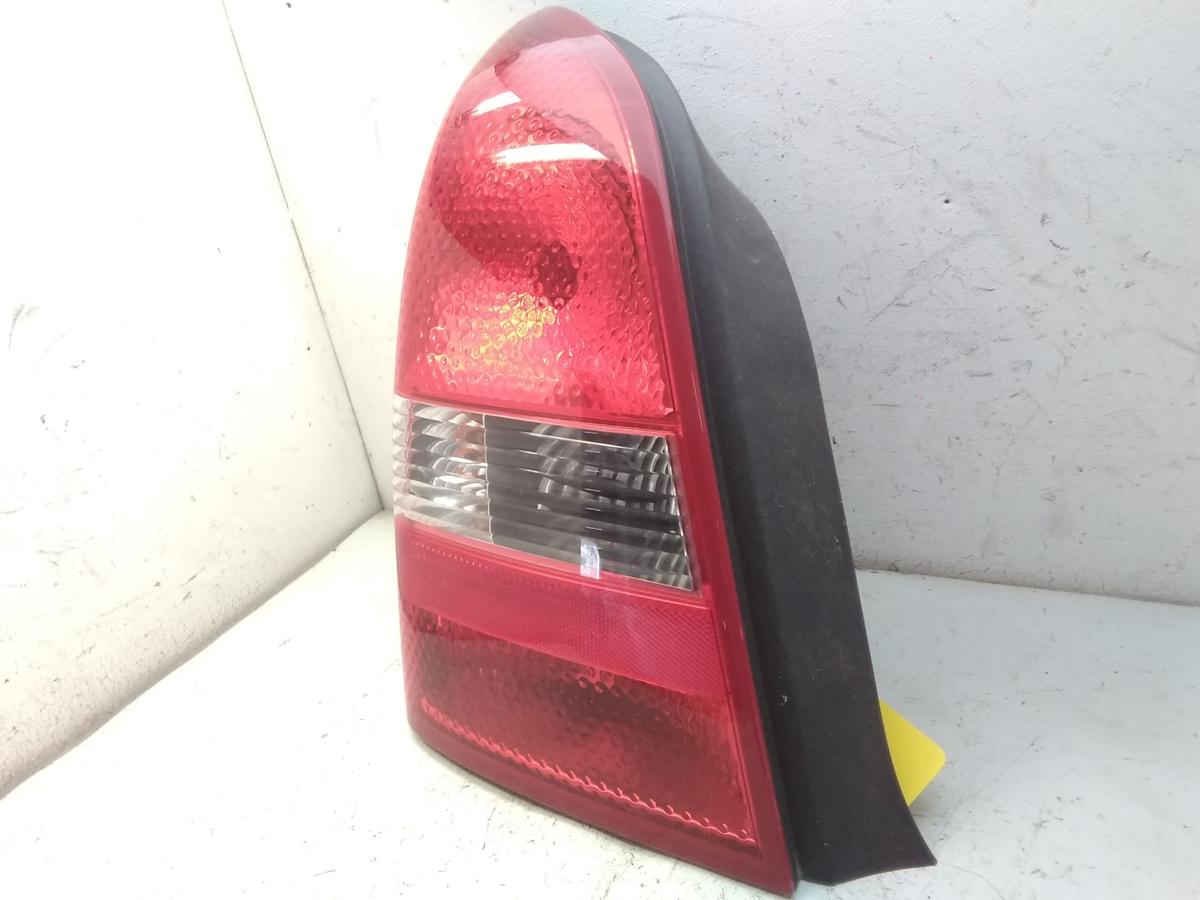 Nissan Primera P12 Stufenheck R&uuml;ckleuchte Heckleuchte links 4-t&uuml;rig Bj.2003