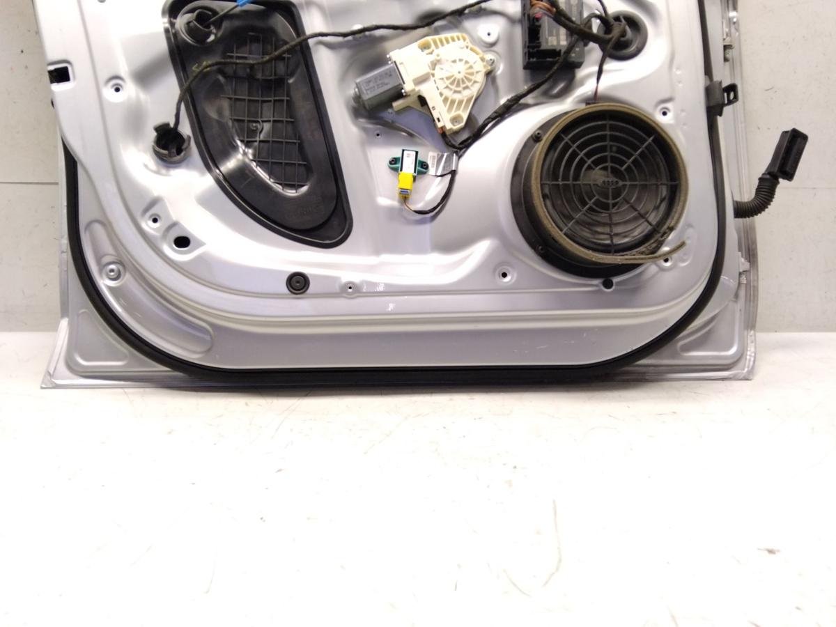 Audi A4 8K B8 T&uuml;r vorn links Fahrert&uuml;r eissilbermetallic besch&auml;digt Bj.2009