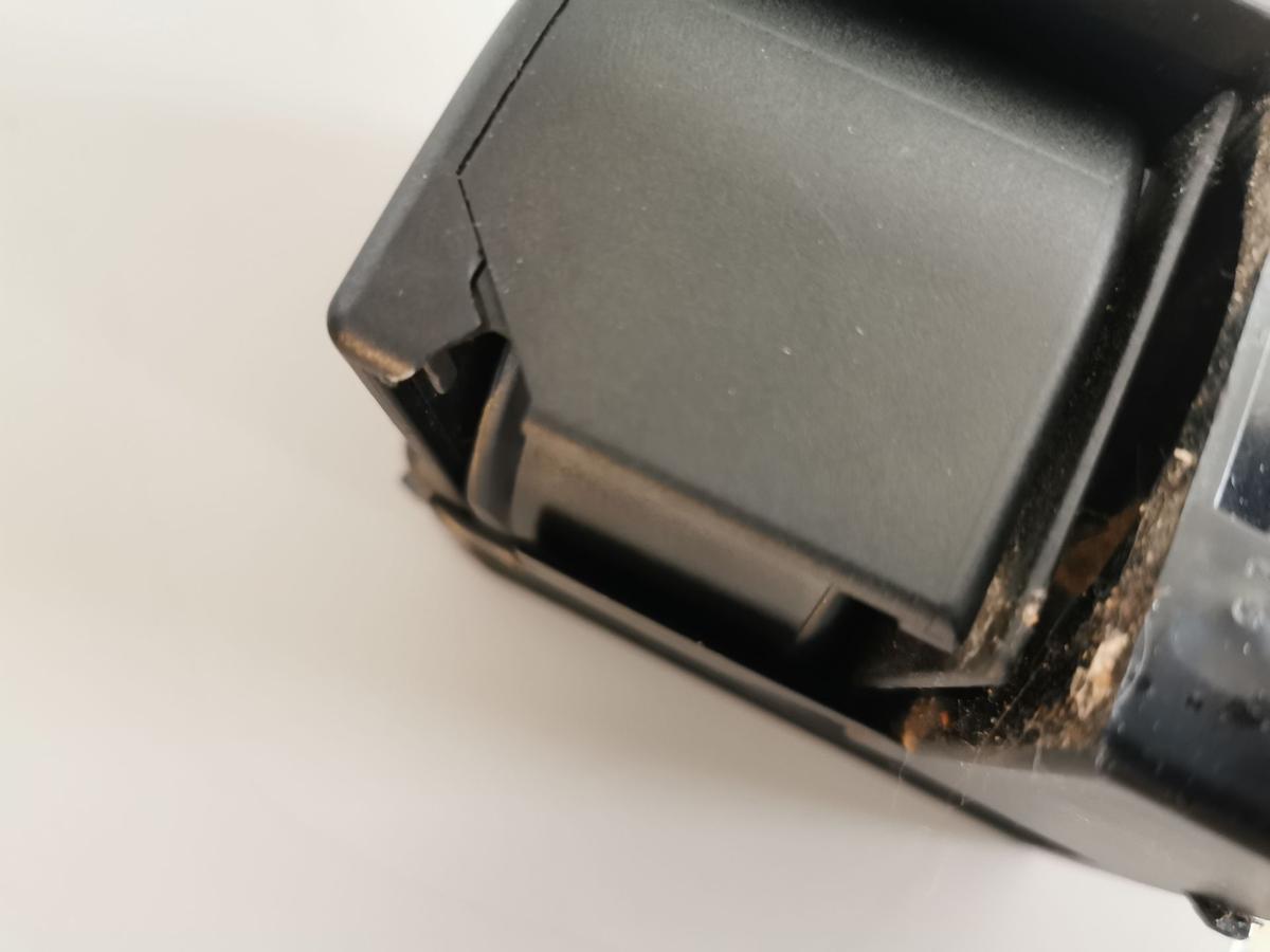 Mercedes E Klasse 211 Getränkehalter Dosenhalter Cupholder OE TEXT BILDER