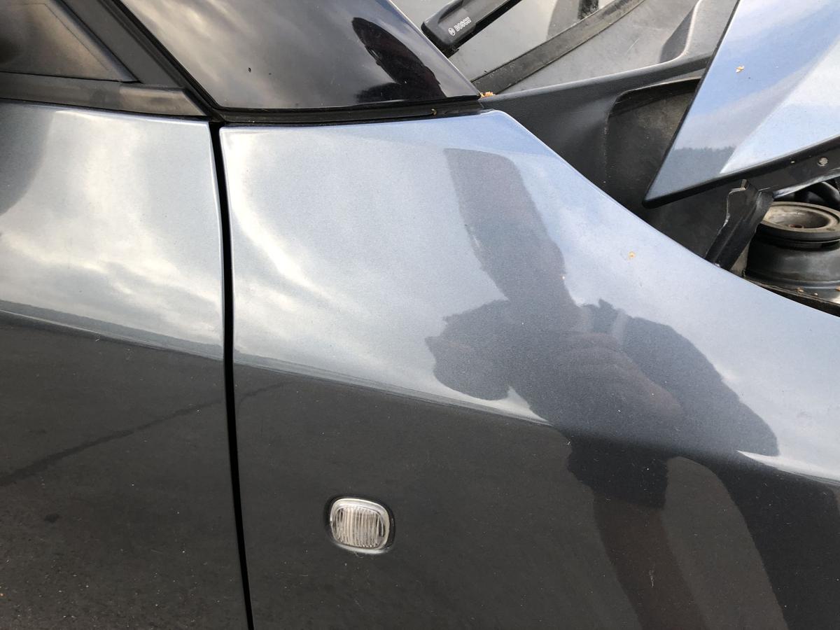 Skoda Fabia 5J Kotfl&uuml;gel vorn rechts Beifahrer Seitenwand LF8J Antracit Grey