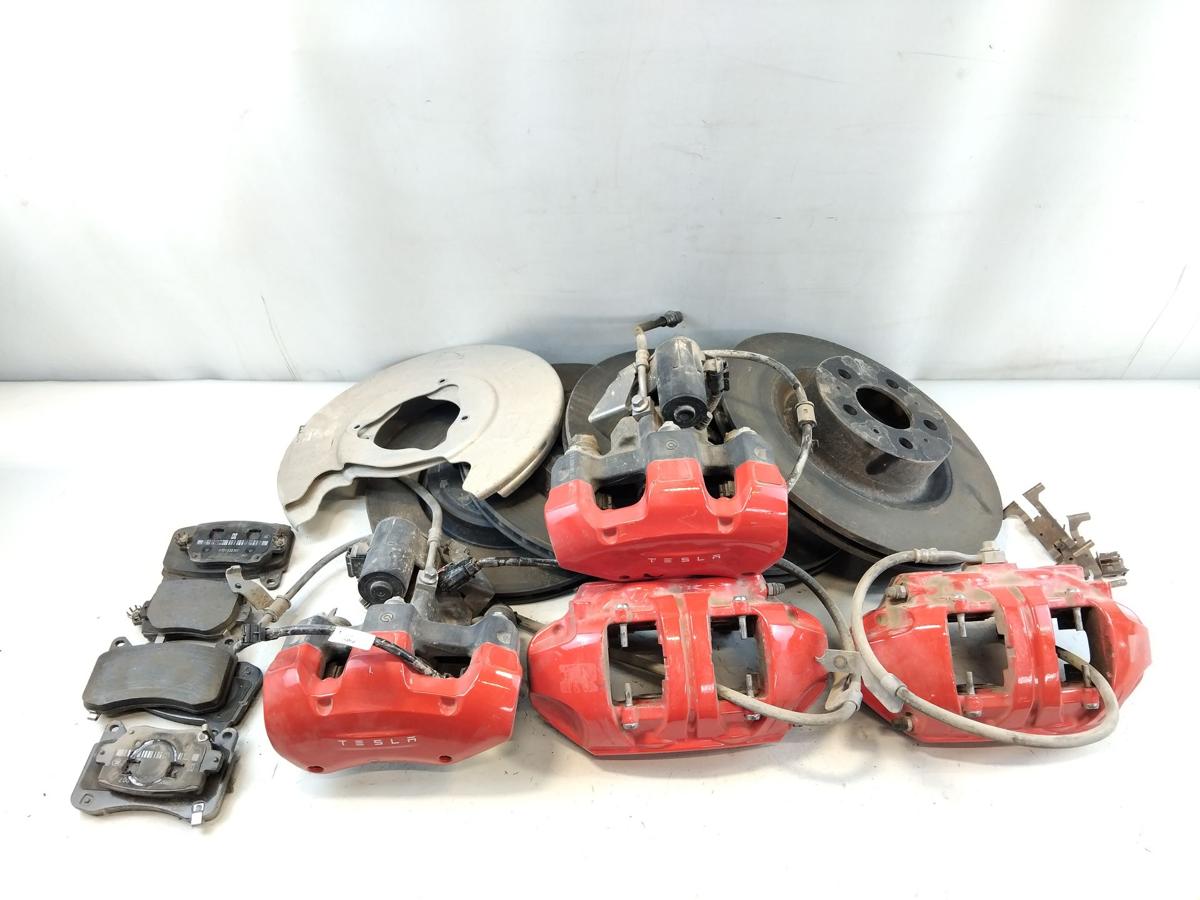 Tesla Model Y Performance original Bremsenset Bremsenkit Brembo Bj.2022