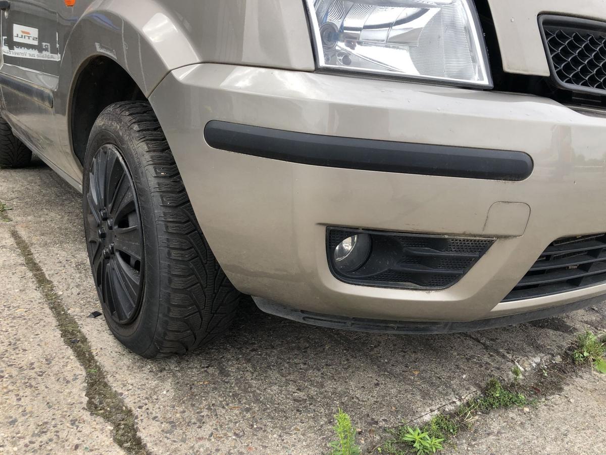 Ford Fusion JU2 Stoßfänger vorn Frontschürze Nebelscheinwerfer bis05 Sahara Met