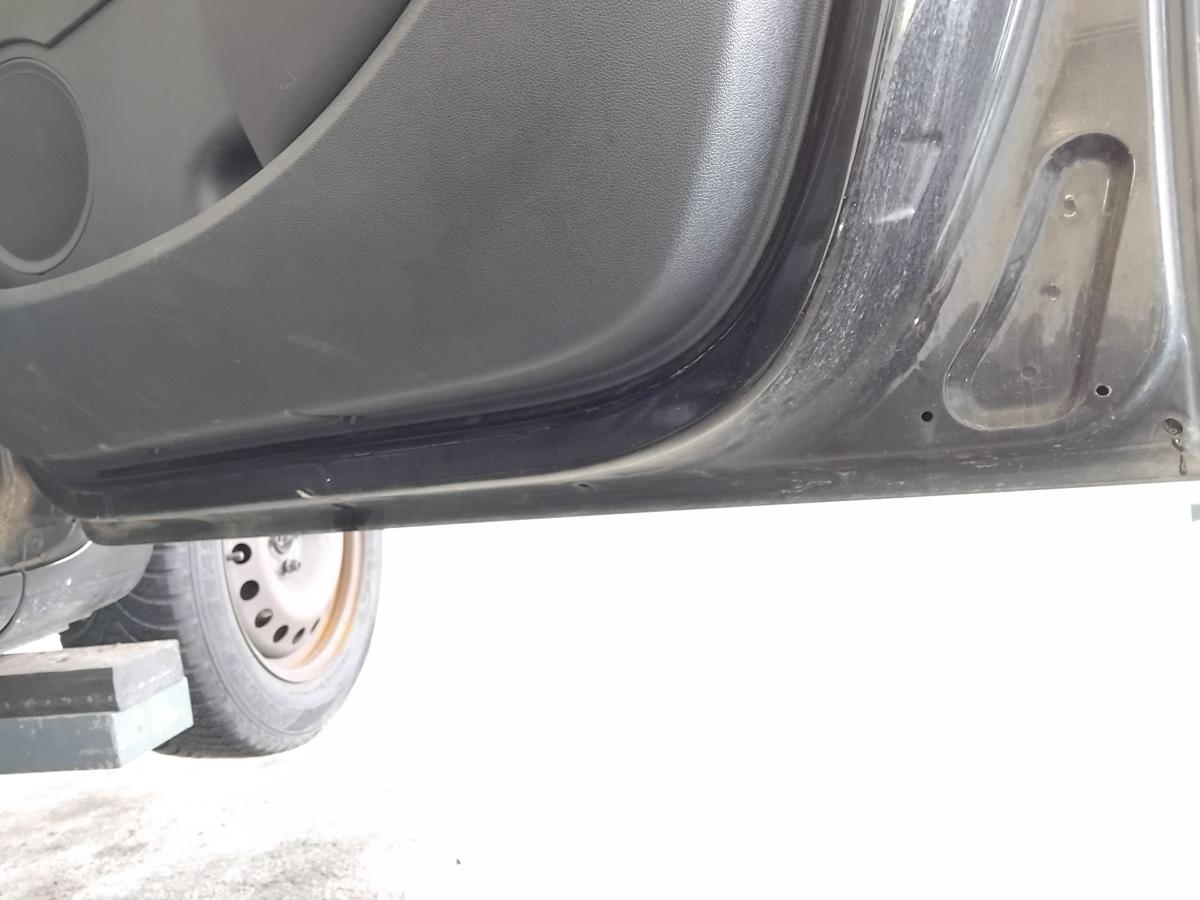 Renault Clio 3 T&uuml;r vorn rechts Beifahrert&uuml;r 5-t&uuml;rig NV676 Noir Nacre BJ2008