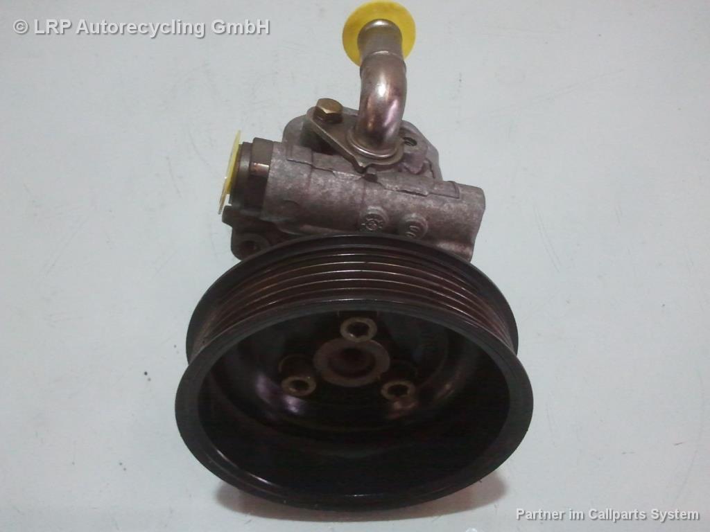 VW Bora 1J2 Servopumpe 1J0422154B KYB 1.6 16V 77kW ATN BJ2000