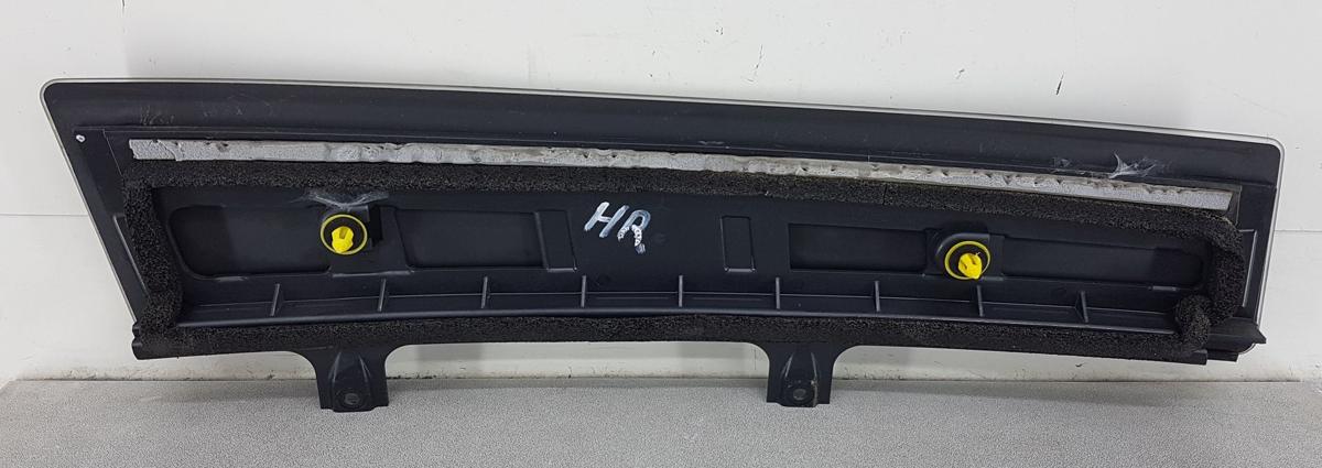Tesla Model X Verkleidung B- S&auml;ule hinten rechts au&szlig;en Bj2022 1041358-00-C
