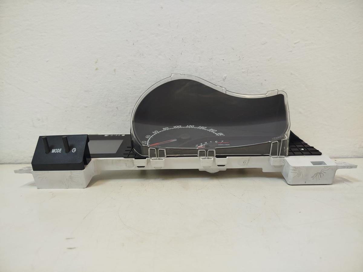 Toyota IQ Typ AJ Kombiinstrument Tacho 1.0 50kw Automatik Cockpit Instrumente
