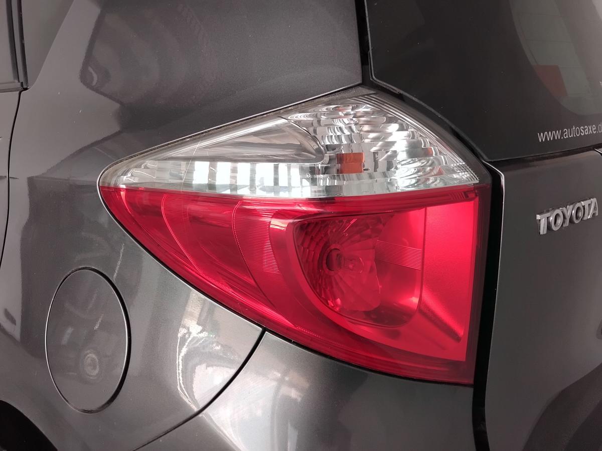 Toyota Verso-S original R&uuml;ckleuchte Heckleuchte links BJ2013