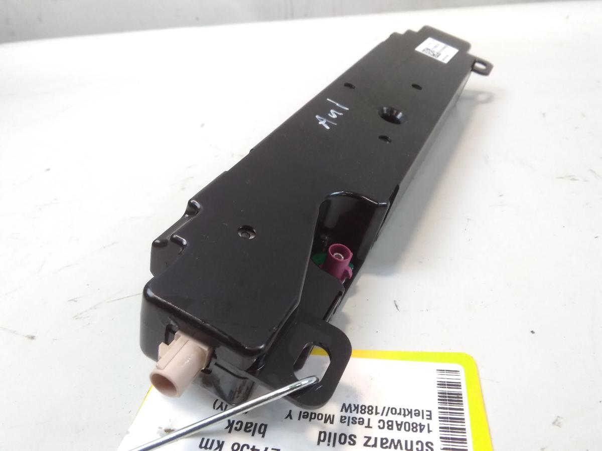 Tesla Model Y orig Bluetooth WIFI Antenne 158560100E unter Sonnenblende BJ2023