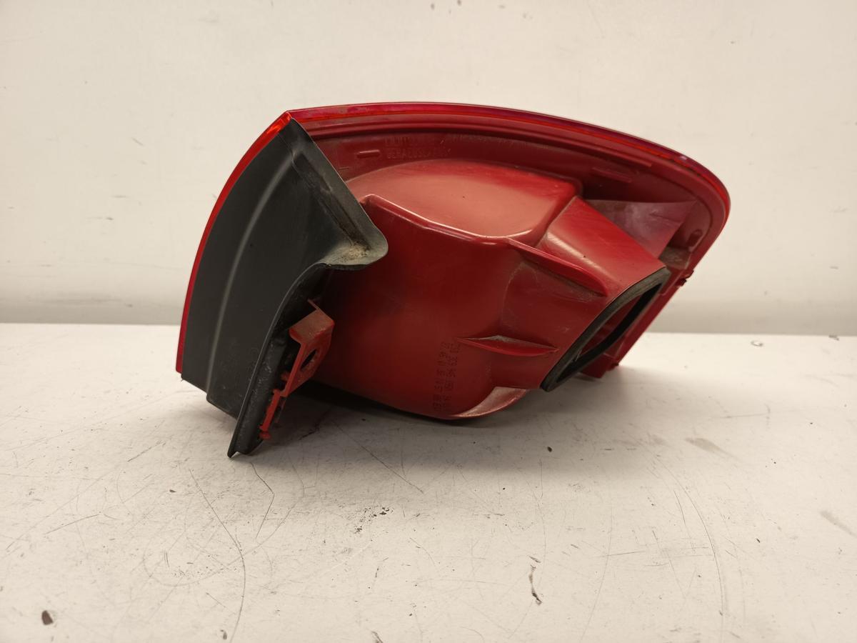 VW Passat 3C Baujahr 2007 original R&uuml;ckleuchte links au&szlig;en Hecklicht Hinten Fond