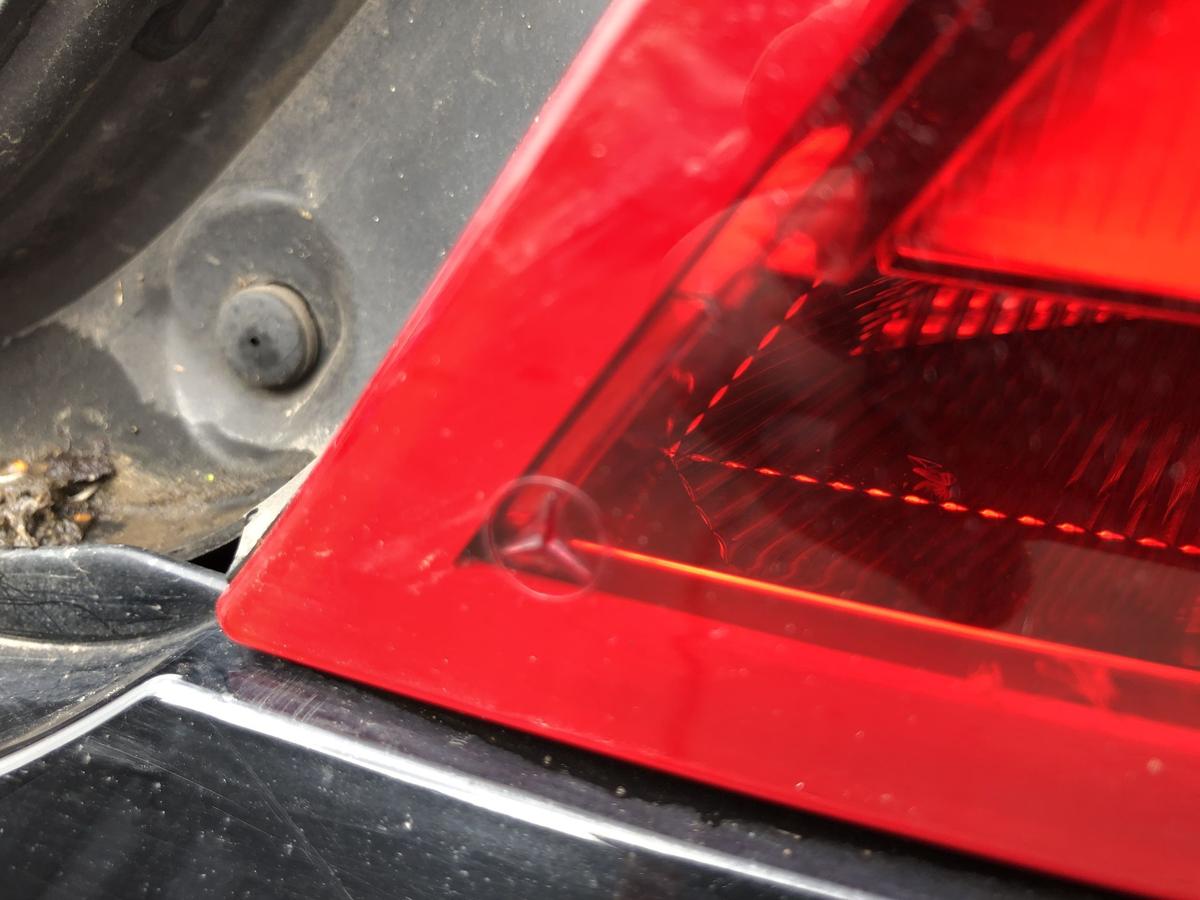 Mercedes C-Klasse W204 Mopf R&uuml;ckleuchte rechts R&uuml;cklicht Heckleuchte LED Limo
