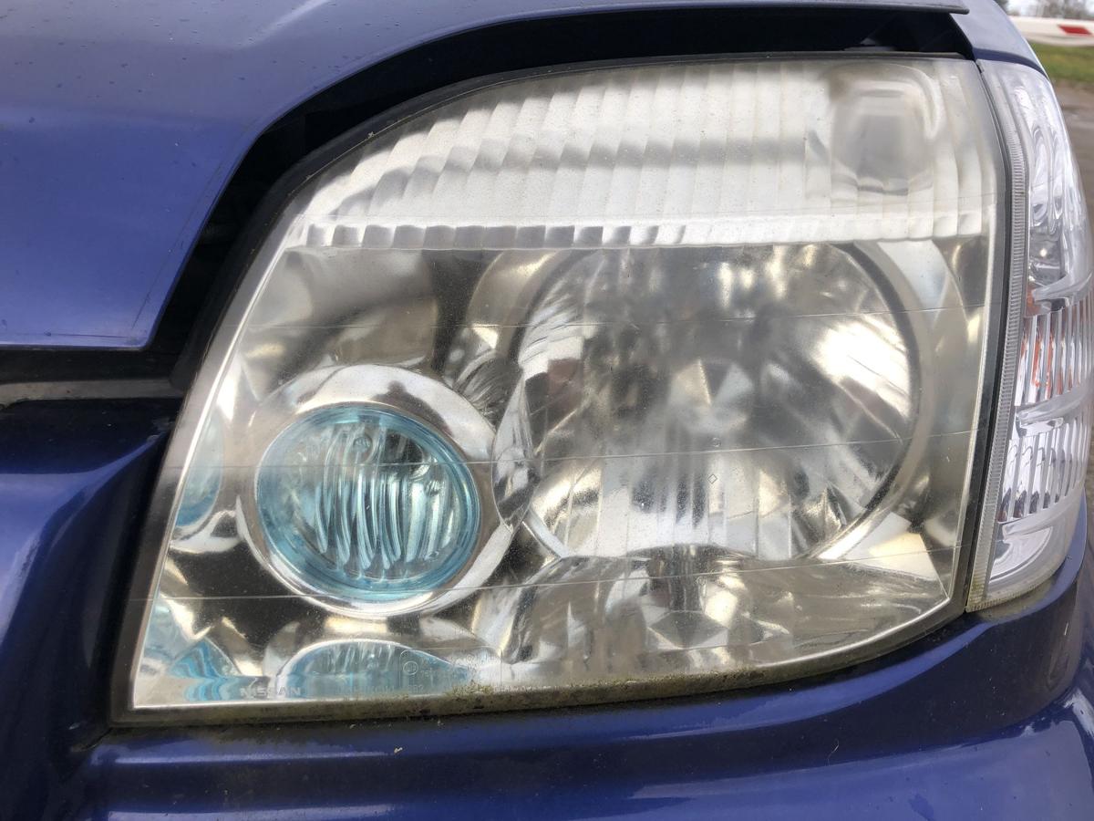 Nissan X-Trail T30 Scheinwerfer links Lampe Trübung Hauptscheinwerfer