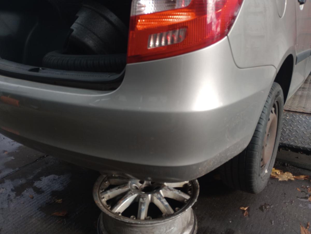 Skoda Fabia 5J Kombi orig Stoßstange hinten F8H Beige Facelift Bj 2010