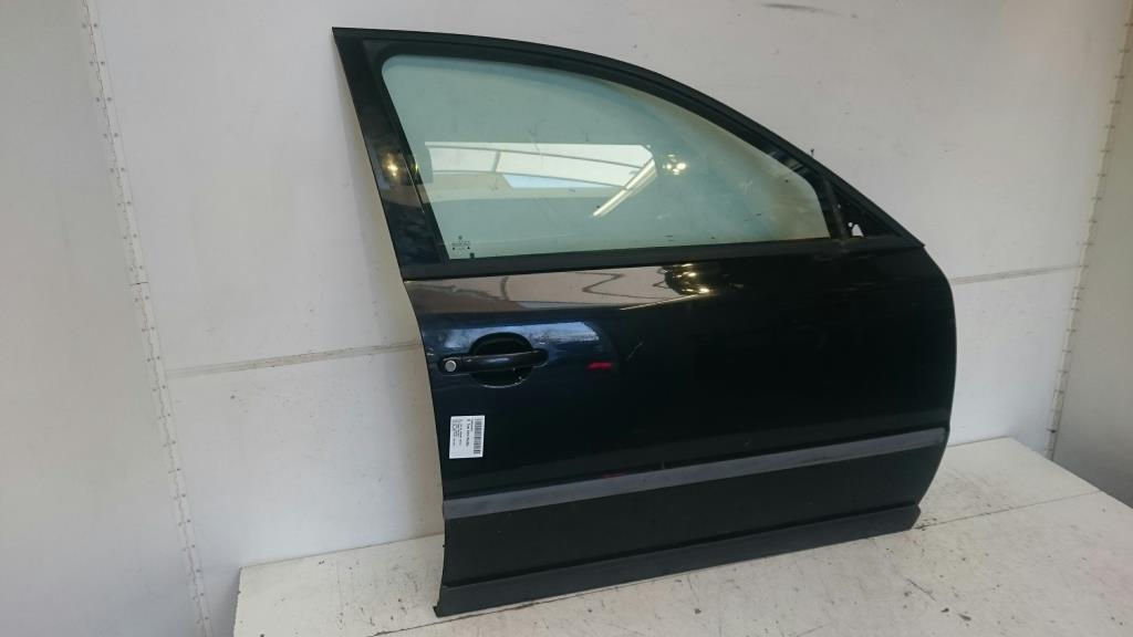 VW Passat 3B BJ 1997 Tür vorn rechts Beifahrertür Schwarz